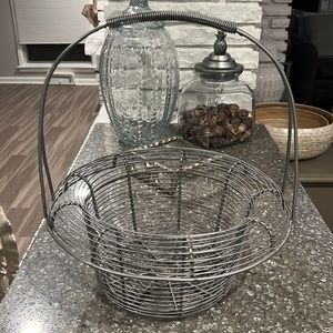 Vintage Round Primitive Farmhouse Wire Egg Veggie Basket